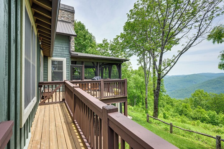 On 22 Acres: Cullowhee Craftsman Home w / Mtn Views