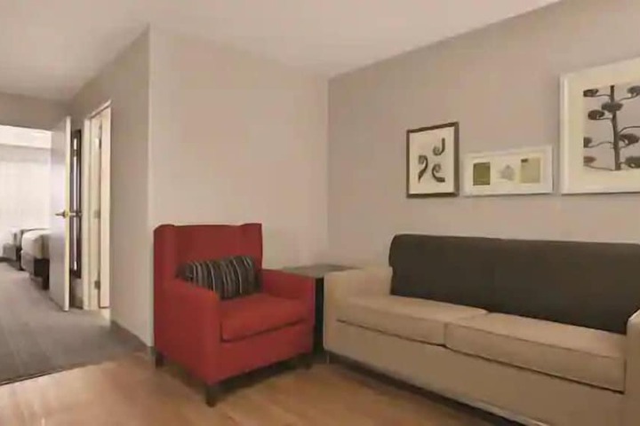 Room 13 of 18