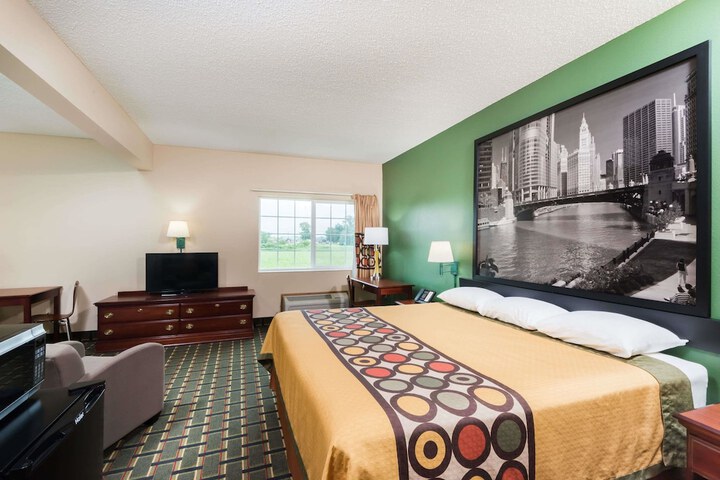 Room 16 of 16