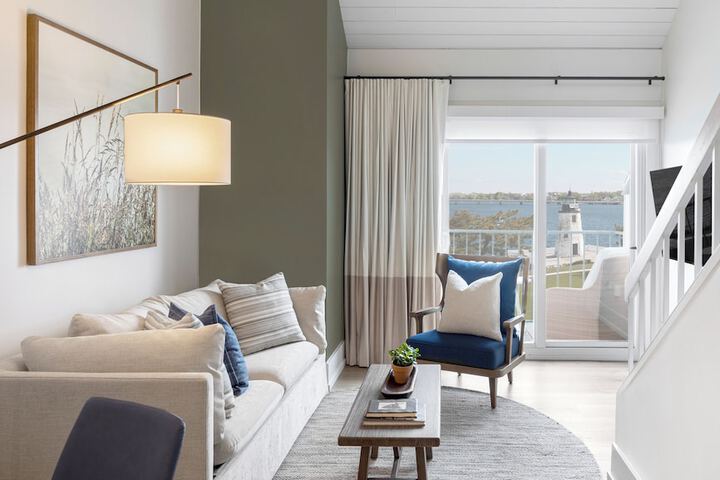 Newport Harbor Island Resort