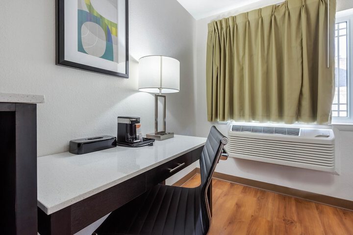 Quality Inn Coraopolis - Pittsburgh Airport