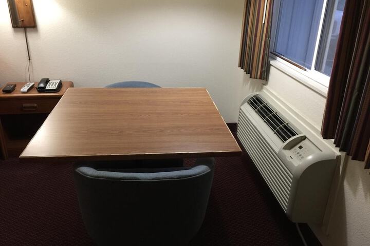 Room 25 of 42