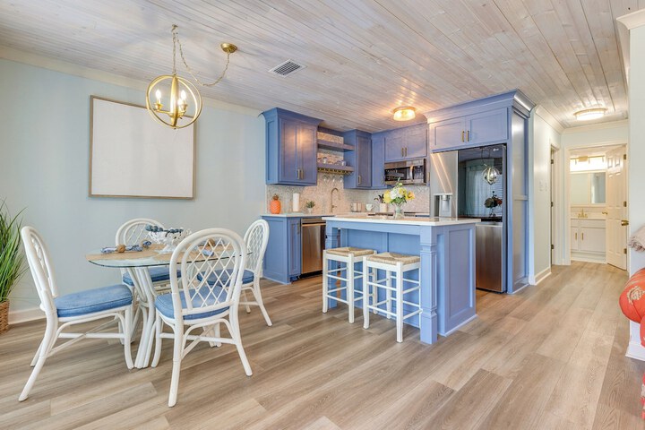 Creekfront Dauphin Island Cottage: Walk to Gulf!
