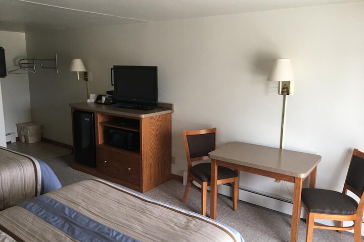 Coho Motel and Suites