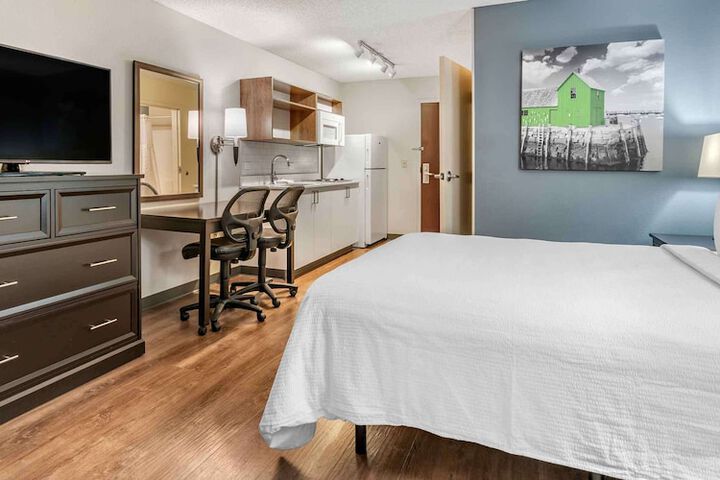 Room 9 of 35