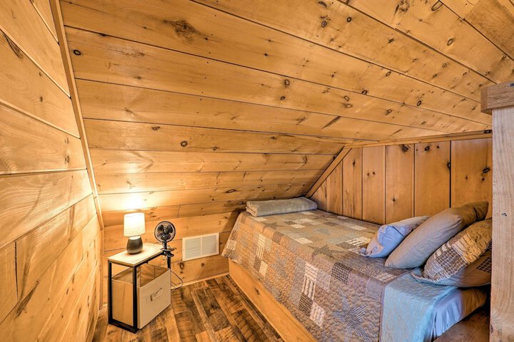 Charming Log Cabin at Double JJ Ranch Resort!