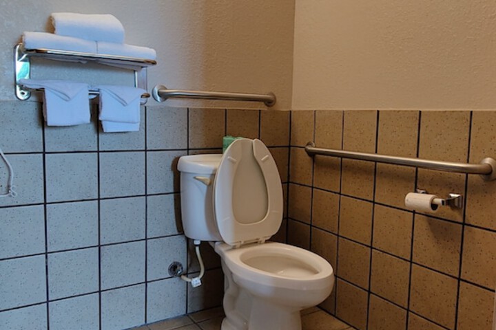 Countryside Inn & Suites