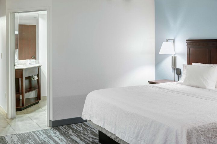 Room 9 of 38