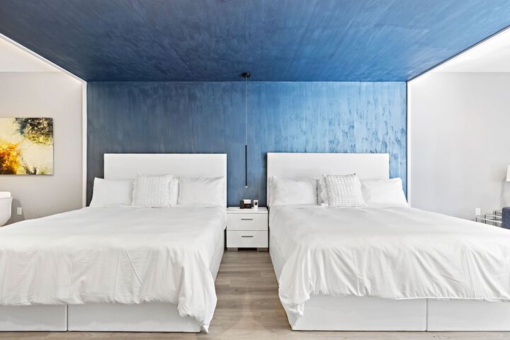 Global Luxury Suites at the Arches