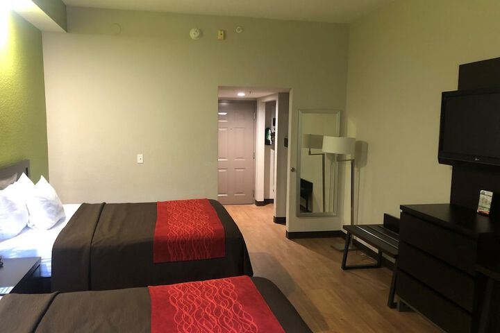 Room 17 of 28
