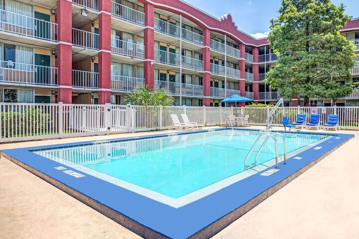 Pool 7 of 35