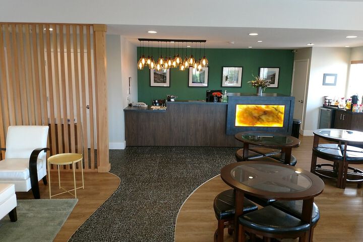 Hotel Interior 10 of 43