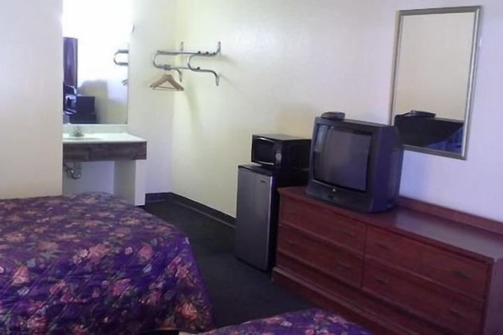 Room 18 of 37