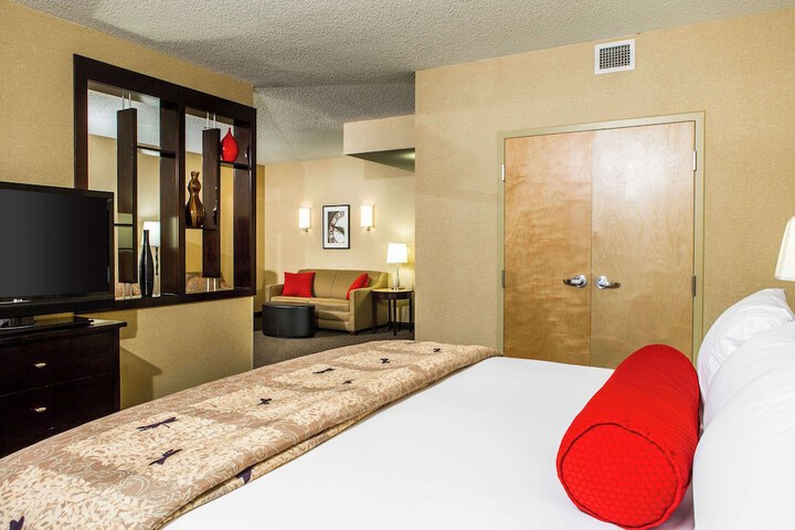 Room 15 of 37