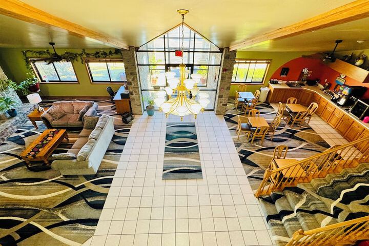 Hotel 7 of 64
