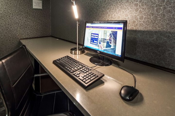 Business Center 36 of 37