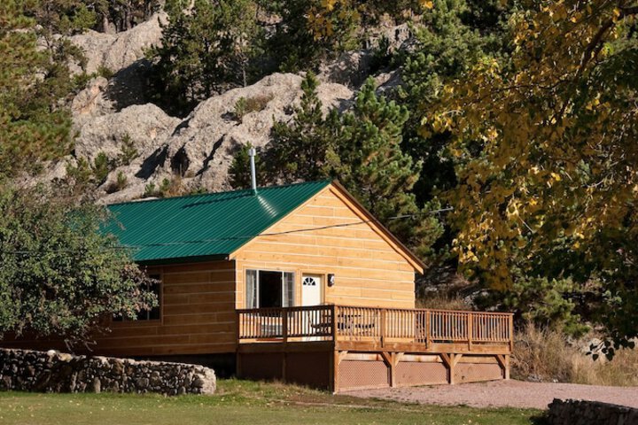 Rock Crest Lodge & Cabins