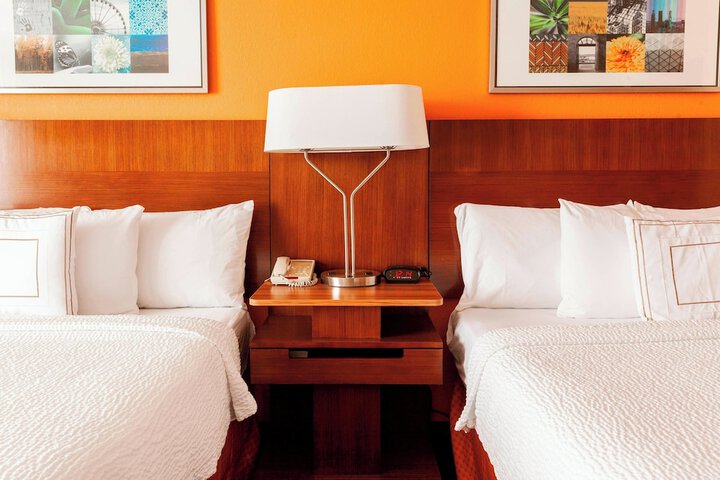 Room 27 of 46