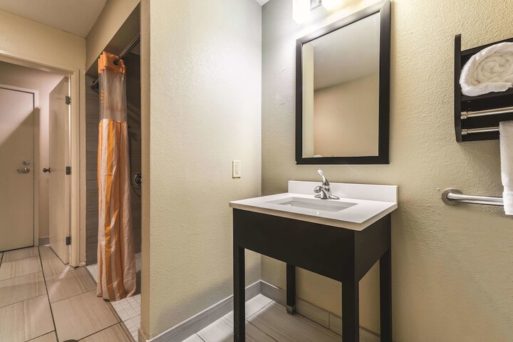 Room 21 of 31