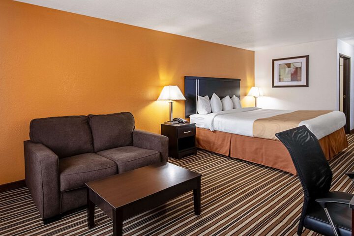 Room 21 of 32
