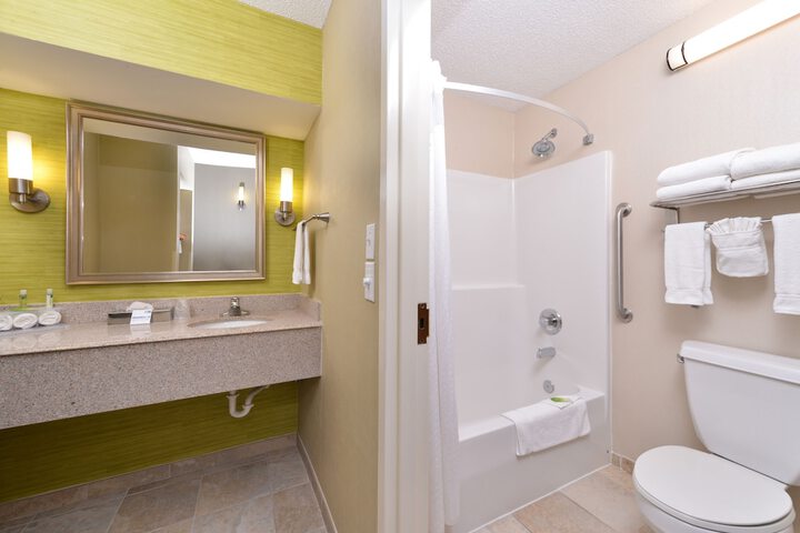 Room 21 of 46