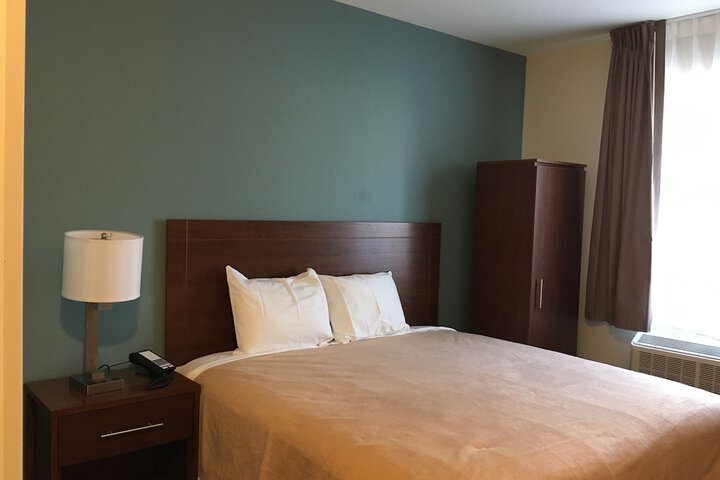 Room 2 of 9