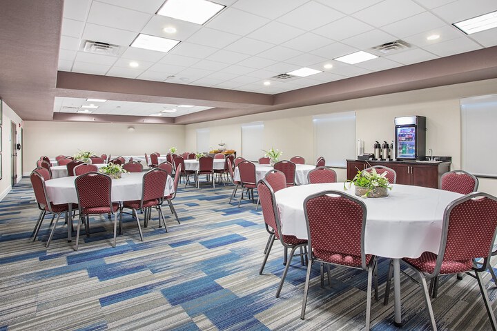 Holiday Inn Express & Suites Glasgow by IHG