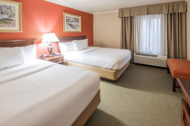 Room 5 of 12