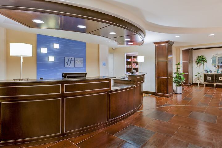 Hotel 7 of 34