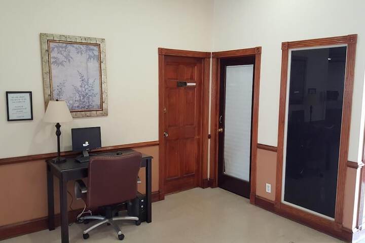 Business Center 26 of 27