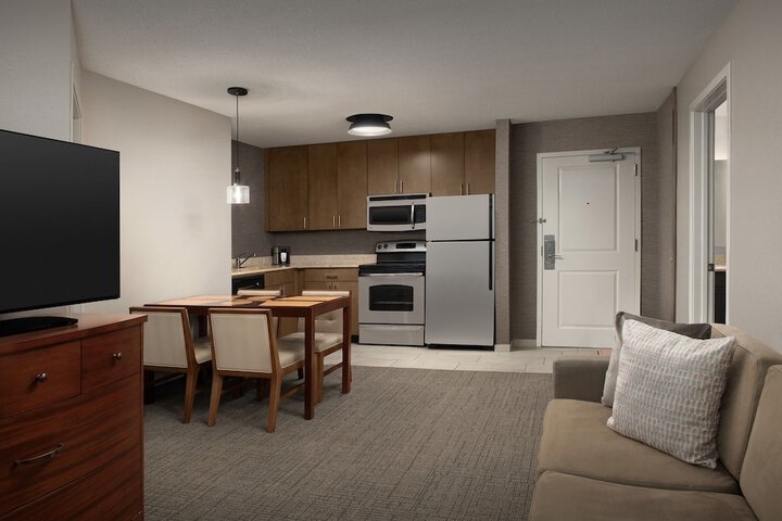 Room 14 of 38