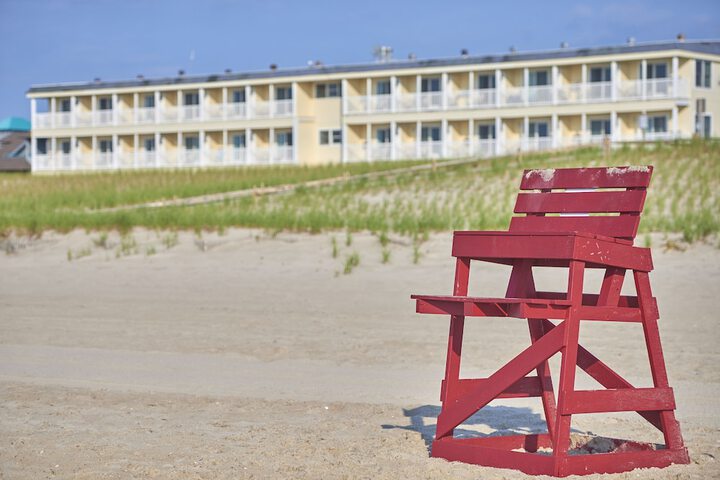 Drifting Sands Oceanfront Hotel