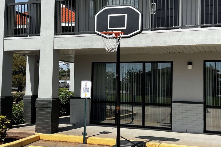 Super 8 by Wyndham Slidell