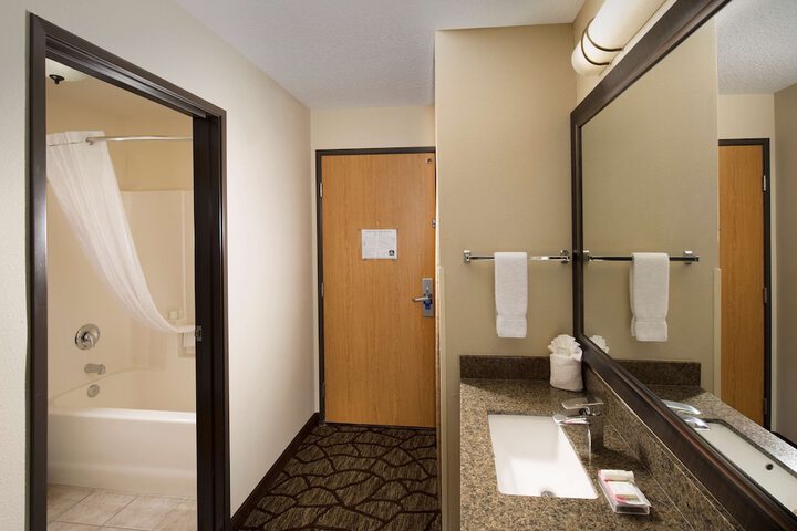 Room 15 of 23