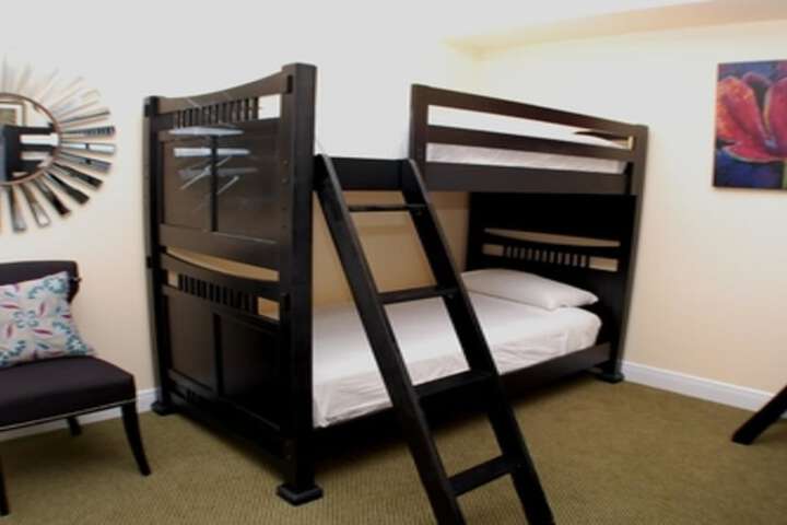 Room 17 of 33