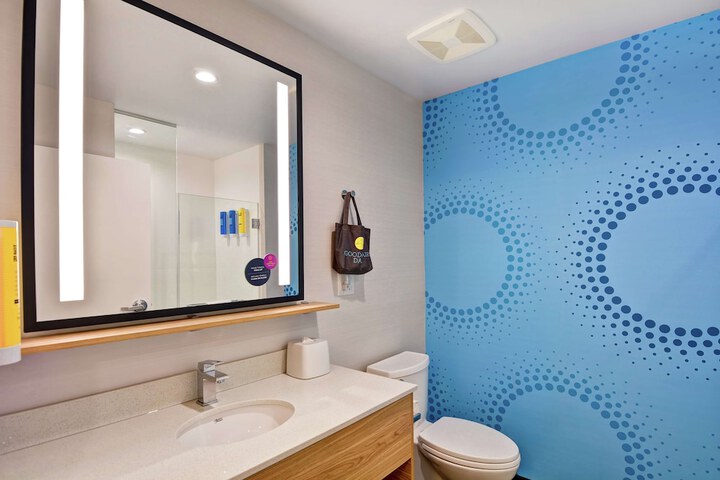 Room 34 of 48