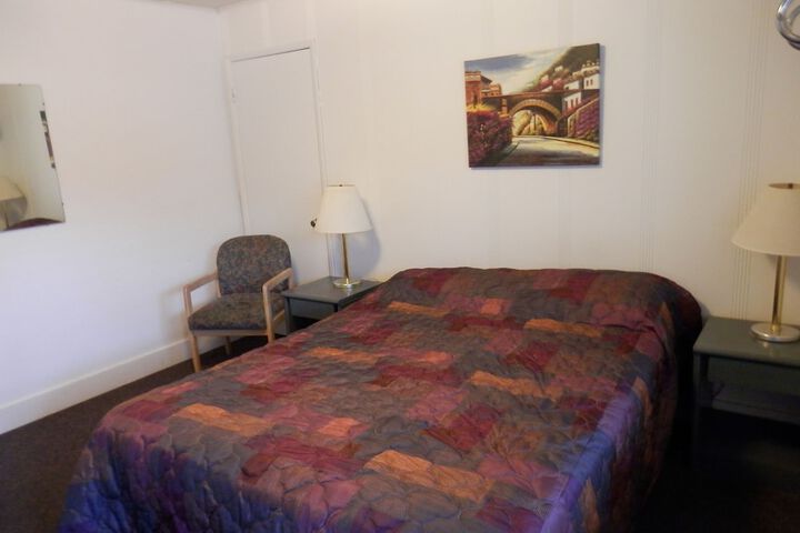 Trail Motel