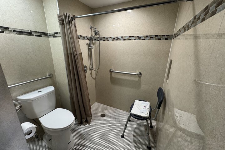 Room 32 of 41