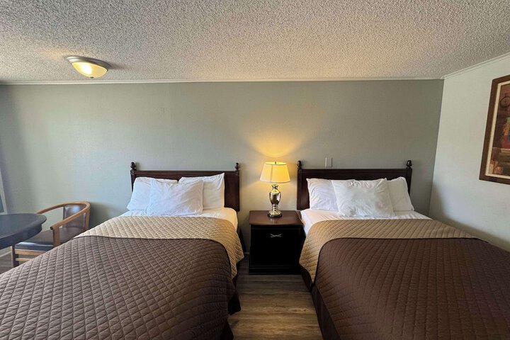 Room 17 of 40