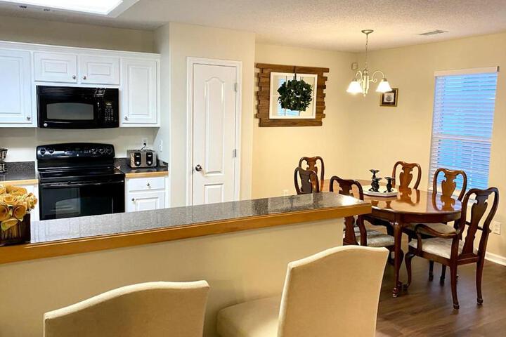 Spacious & comfy home in ultra-convenient location 2025 Traveller Award Winner