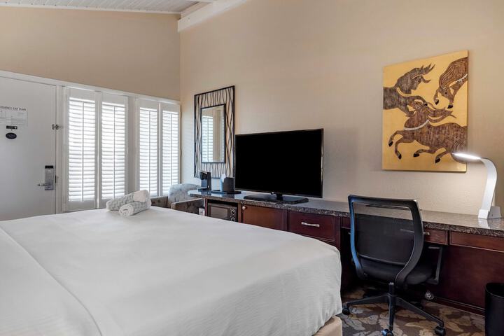 Room 35 of 60