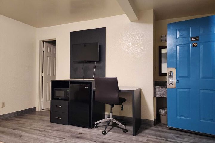 Room 37 of 38