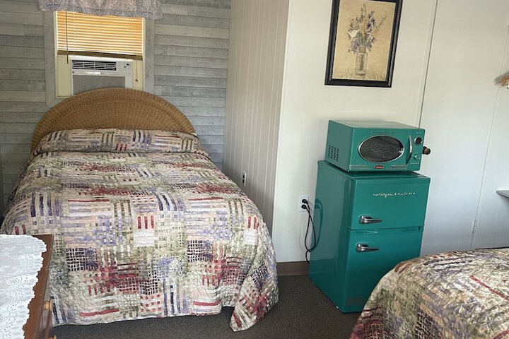 Room 13 of 37