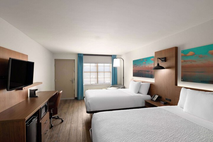 Room 21 of 38