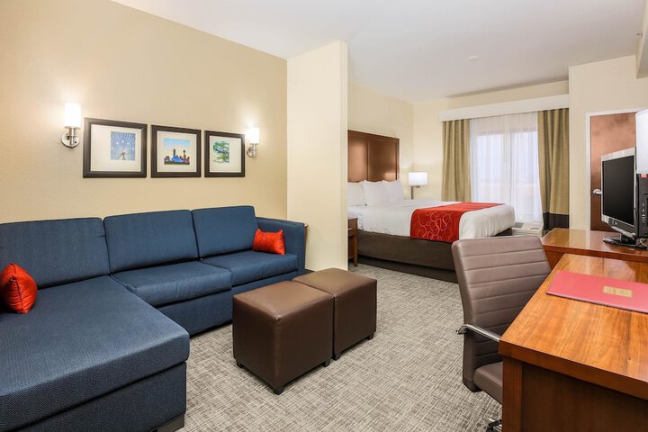 Room 11 of 19