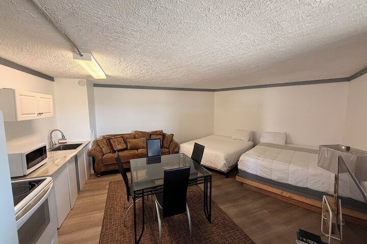 Caravan Motel
