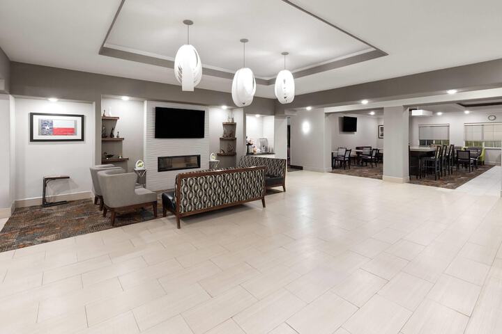 La Quinta Inn & Suites by Wyndham Kyle - Austin South