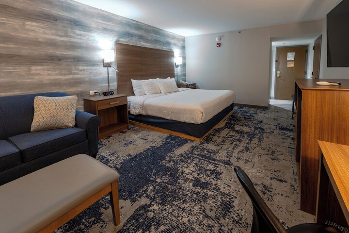 Room 5 of 14