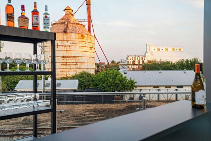 AC Hotel by Marriott Waco Downtown
