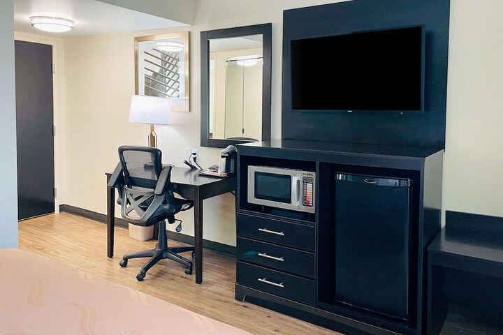 Quality Inn & Suites Lake Charles South
